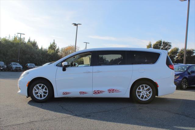 used 2017 Chrysler Pacifica car, priced at $12,800