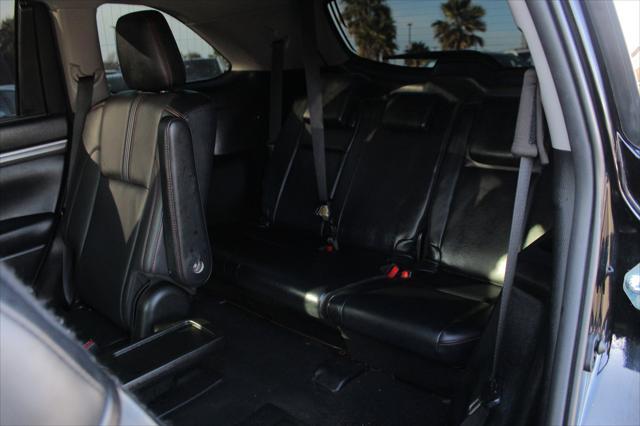 used 2019 Toyota Highlander car, priced at $27,104