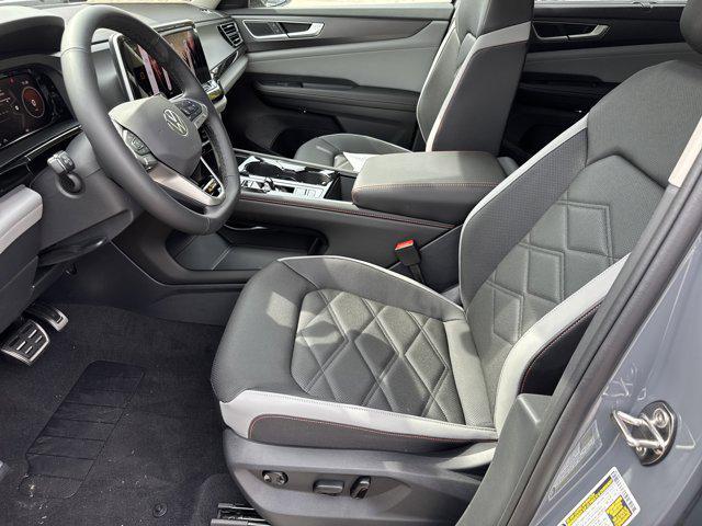 new 2025 Volkswagen Atlas car, priced at $45,822