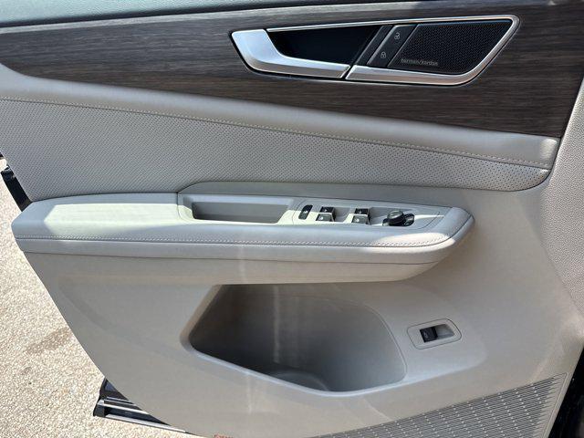 new 2025 Volkswagen Atlas car, priced at $54,051