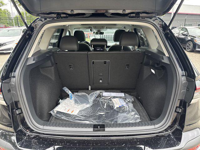 new 2025 Volkswagen Taos car