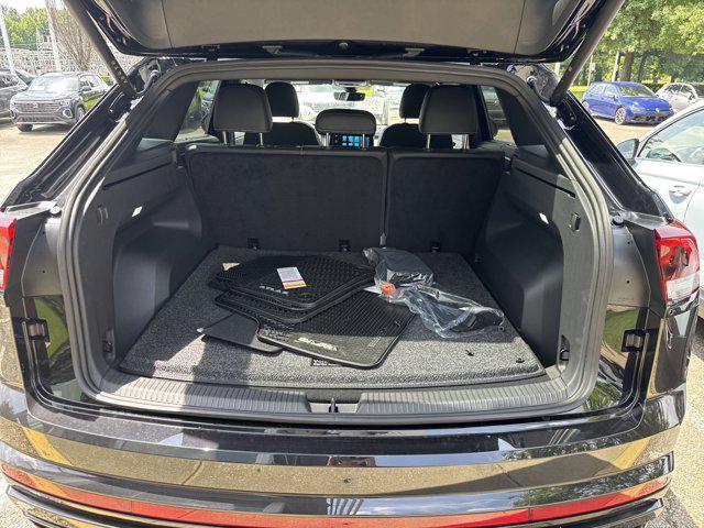 new 2025 Volkswagen Atlas Cross Sport car