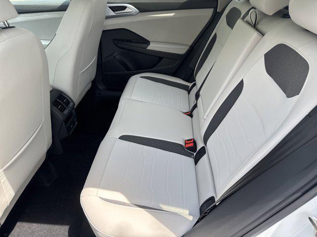 new 2025 Volkswagen Taos car