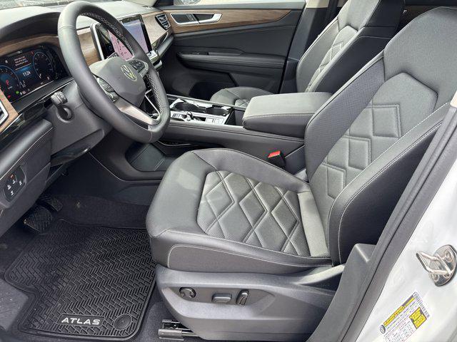 new 2025 Volkswagen Atlas car, priced at $43,716