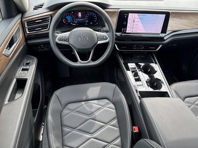 new 2025 Volkswagen Atlas car, priced at $43,716