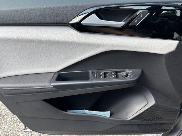new 2025 Volkswagen Taos car