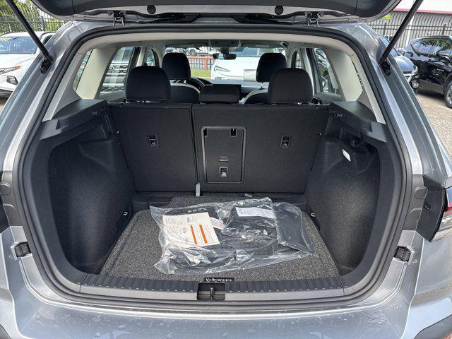 new 2025 Volkswagen Taos car