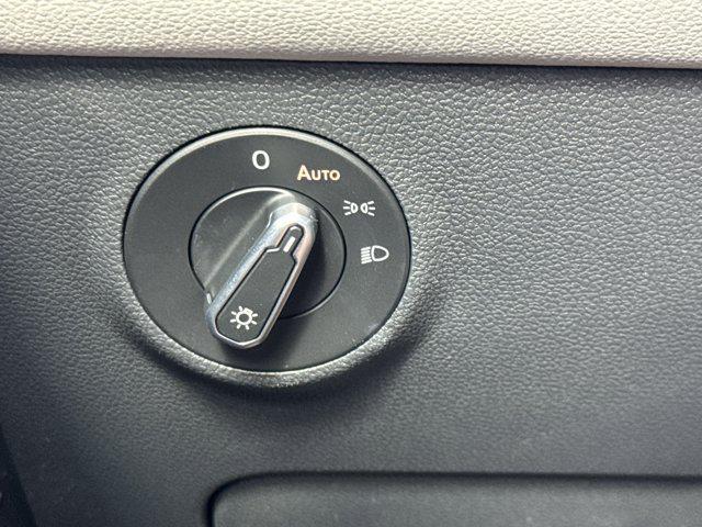 new 2025 Volkswagen Taos car