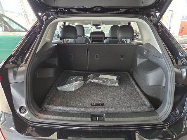 new 2025 Volkswagen Tiguan car, priced at $33,192