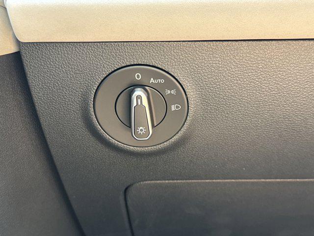 new 2025 Volkswagen Taos car