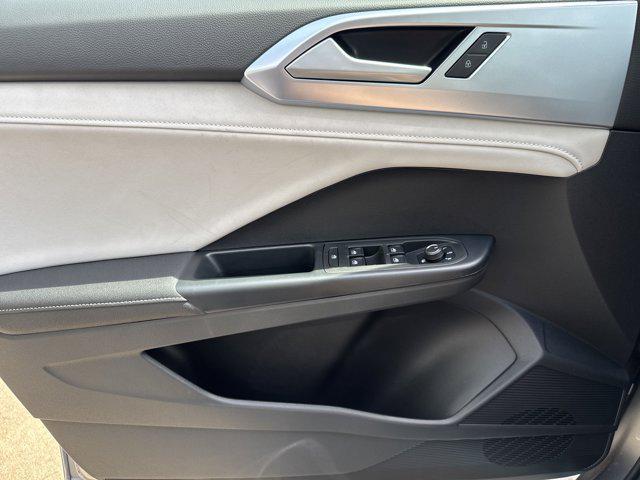 new 2025 Volkswagen Taos car