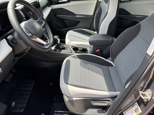 new 2025 Volkswagen Taos car