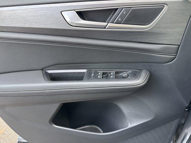 new 2026 Volkswagen Atlas Cross Sport car, priced at $39,901