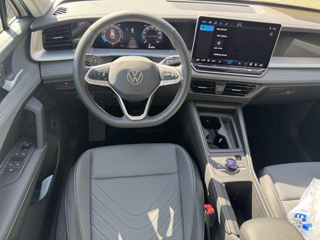 new 2025 Volkswagen Tiguan car, priced at $33,192
