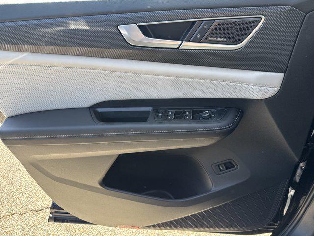 new 2026 Volkswagen Atlas Cross Sport car, priced at $55,694