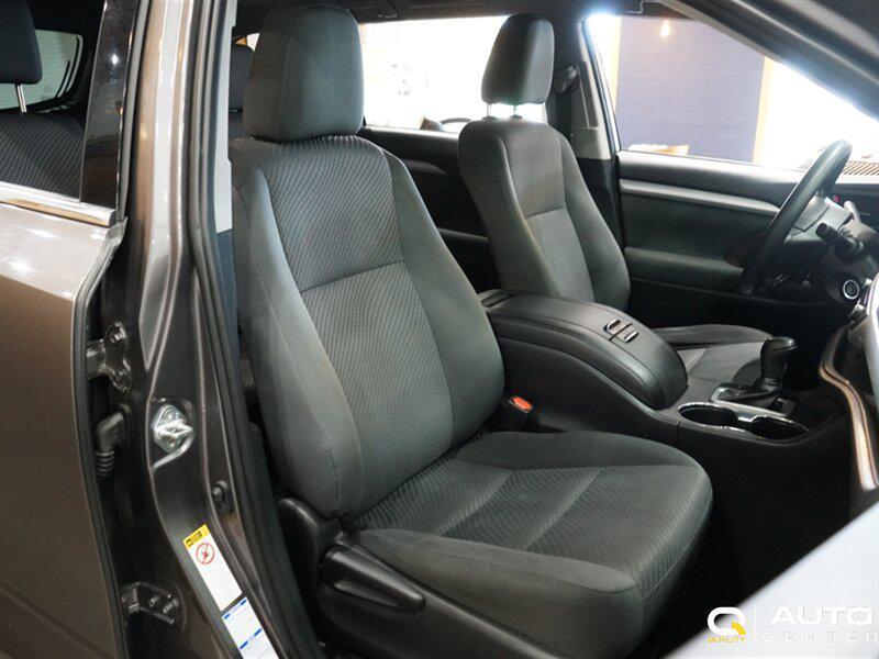 used 2019 Toyota Highlander car, priced at $27,998
