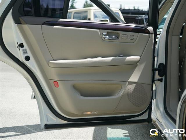used 2006 Cadillac DTS car, priced at $9,998