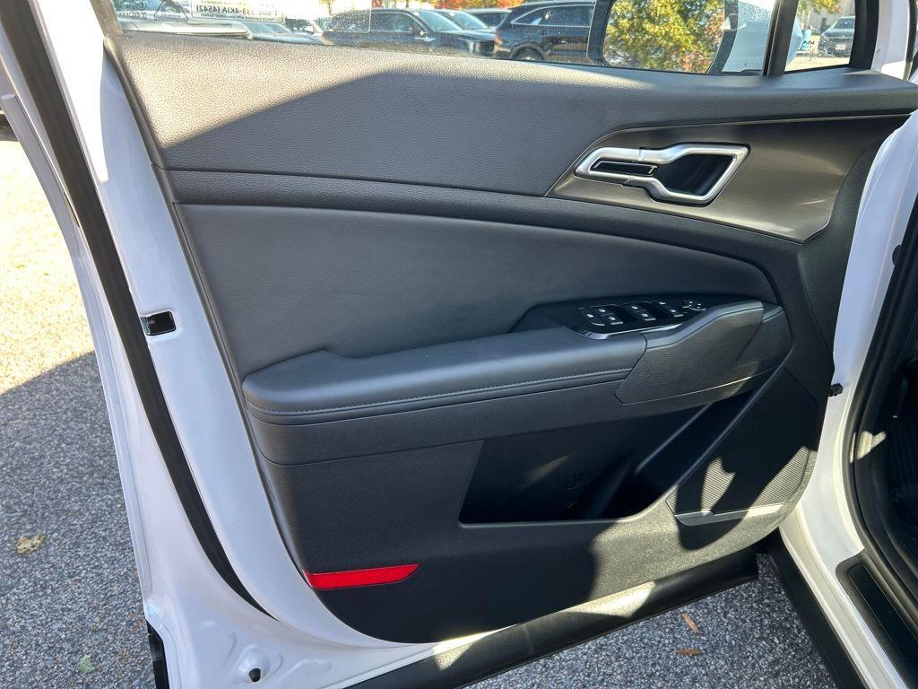 new 2025 Kia Sportage car, priced at $27,859