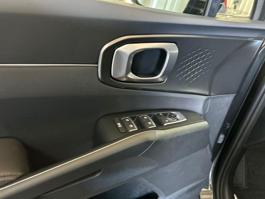 new 2026 Kia Sorento Hybrid car, priced at $38,637