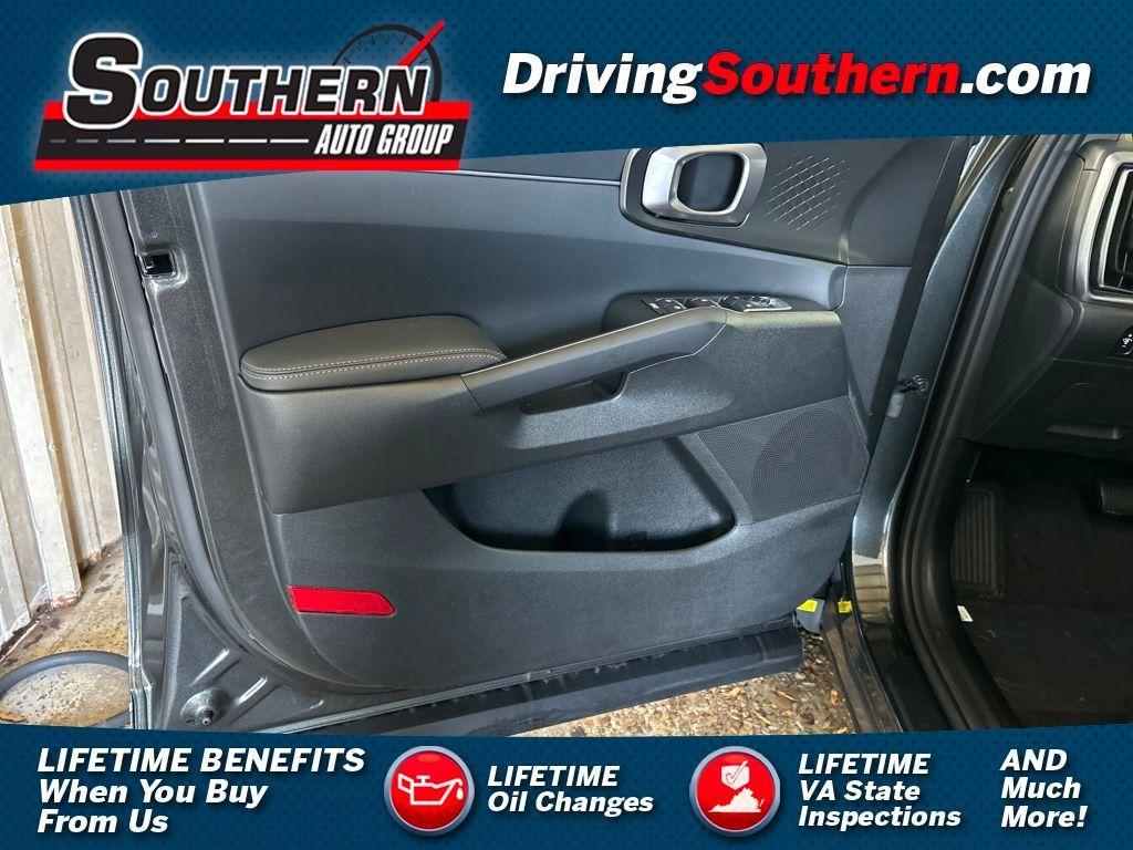 new 2026 Kia Sorento Hybrid car, priced at $38,637