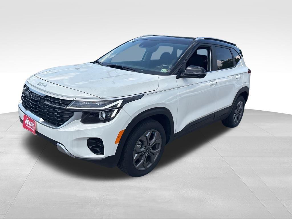 used 2024 Kia Seltos car, priced at $32,000