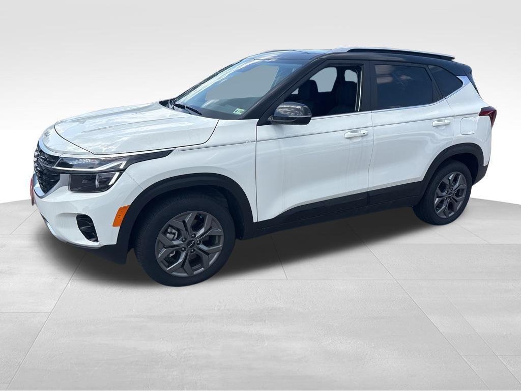 used 2024 Kia Seltos car, priced at $32,000
