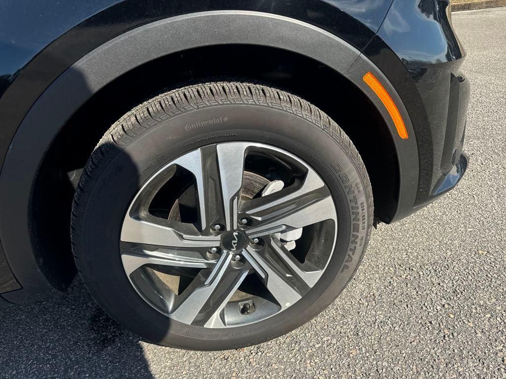 used 2023 Kia Sorento Hybrid car, priced at $32,995
