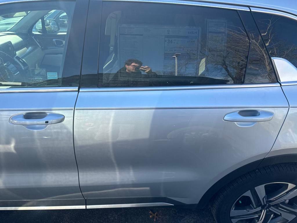 used 2023 Kia Sorento Hybrid car, priced at $31,995