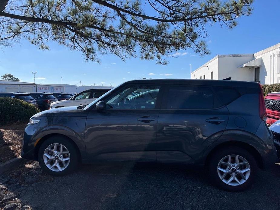 used 2022 Kia Soul car, priced at $17,900