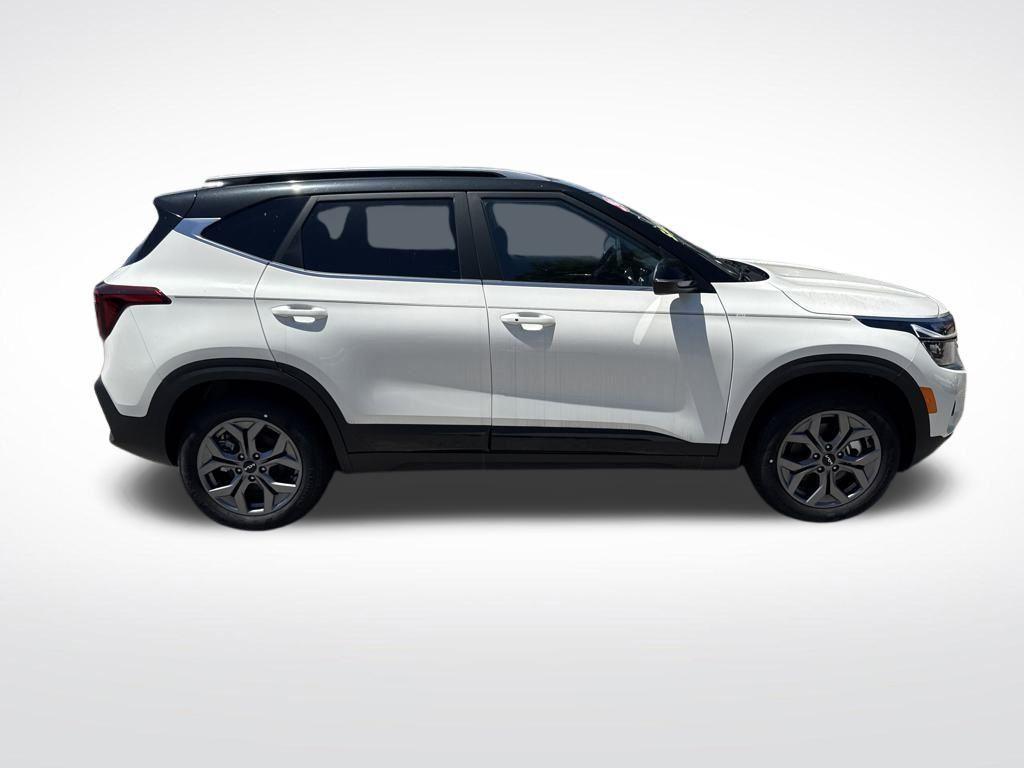 new 2024 Kia Seltos car, priced at $26,035
