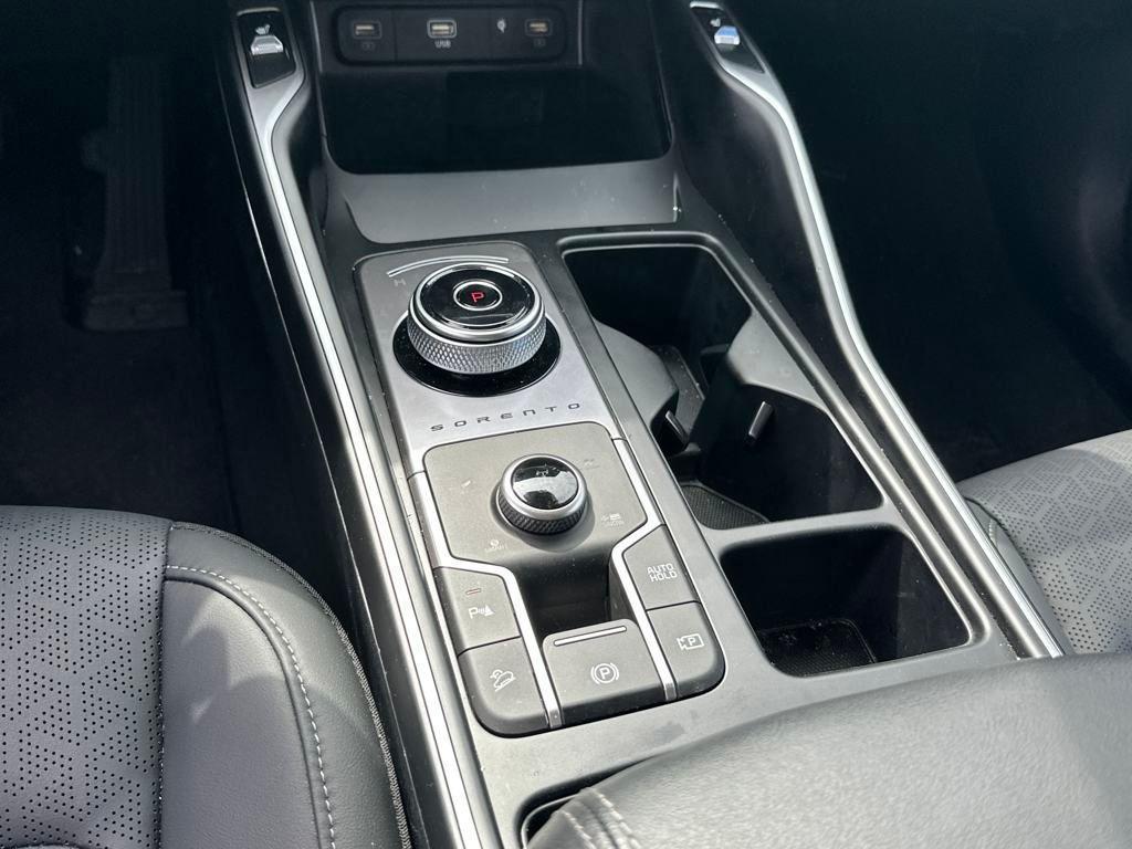 used 2023 Kia Sorento Hybrid car, priced at $33,598