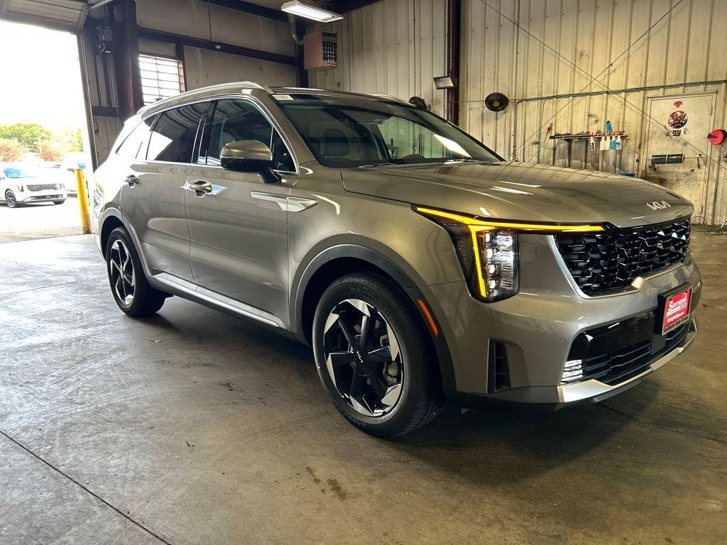 new 2026 Kia Sorento Hybrid car, priced at $38,637
