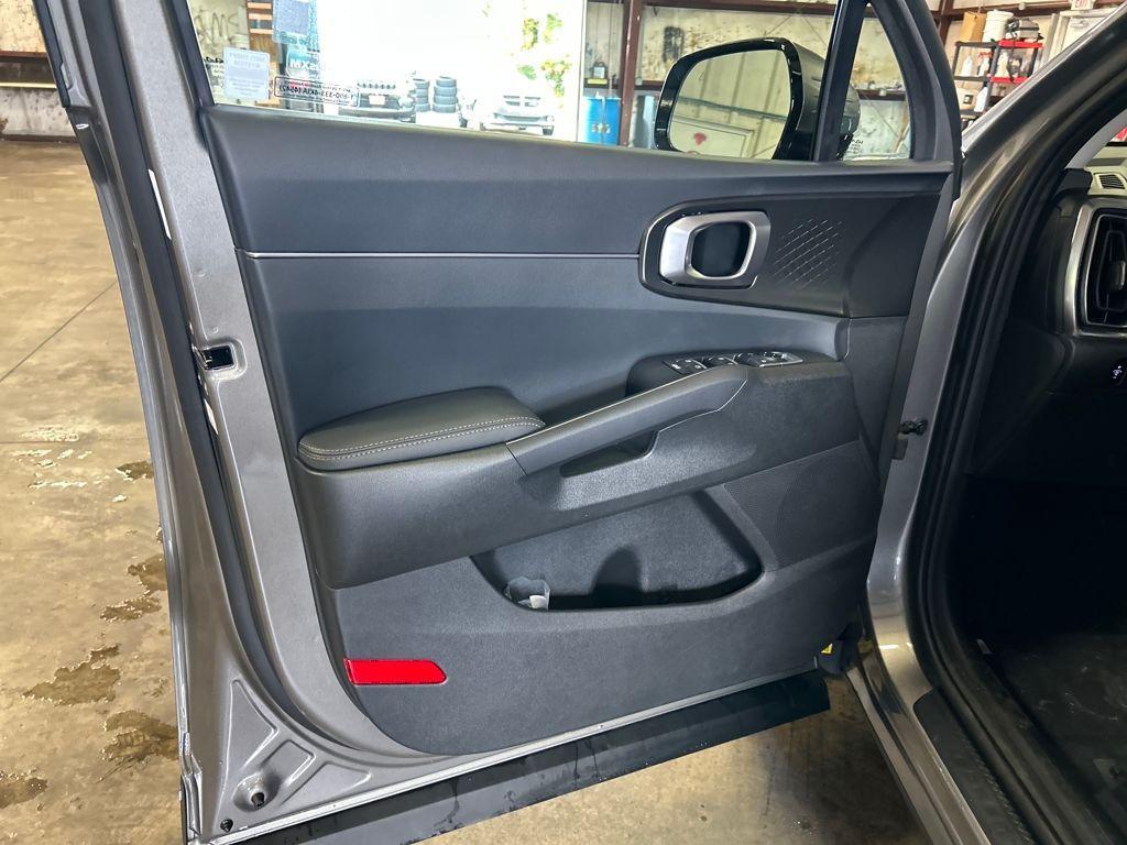 new 2026 Kia Sorento Hybrid car, priced at $38,637