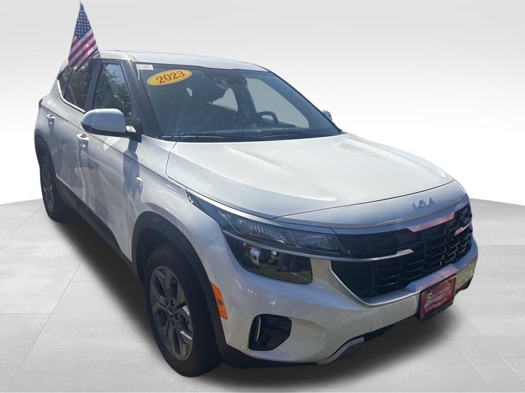 used 2025 Kia Seltos car, priced at $23,400