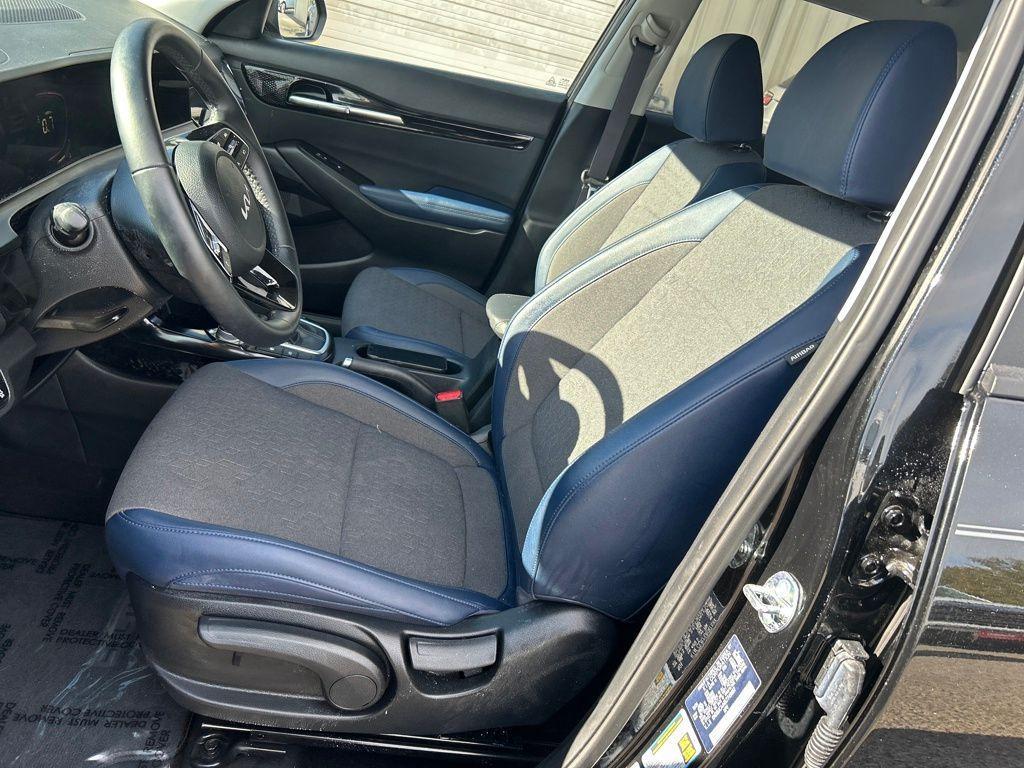 used 2025 Kia Seltos car, priced at $24,600