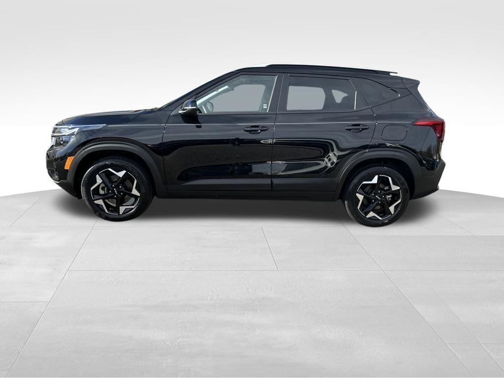 used 2025 Kia Seltos car, priced at $24,600