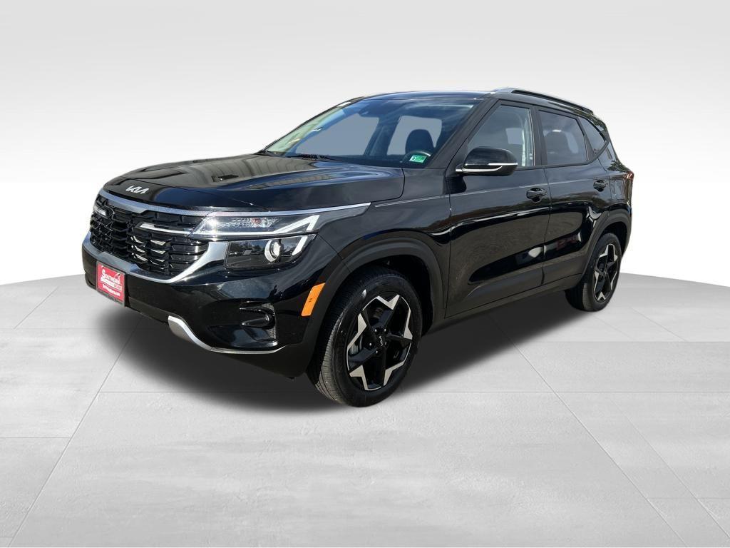 used 2025 Kia Seltos car, priced at $24,600