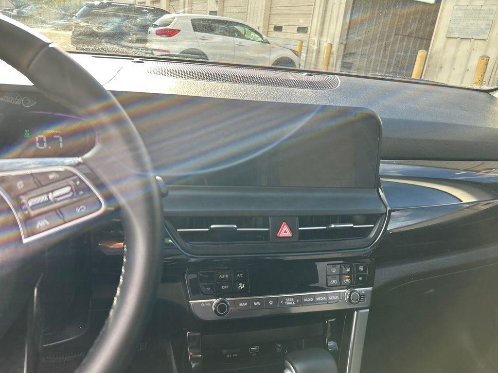 used 2025 Kia Seltos car, priced at $24,600