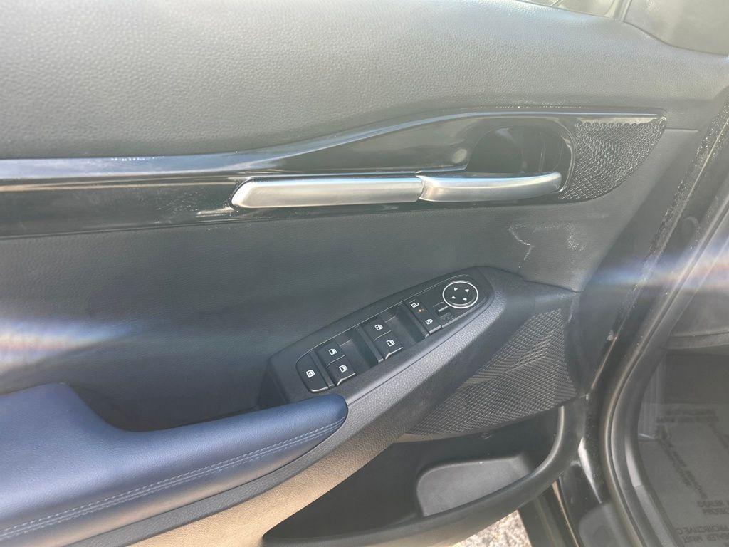 used 2025 Kia Seltos car, priced at $24,600