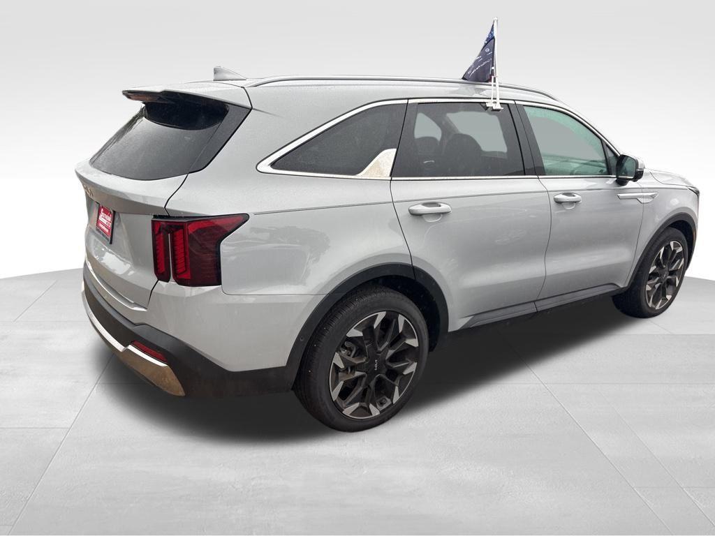 used 2024 Kia Sorento car, priced at $33,900