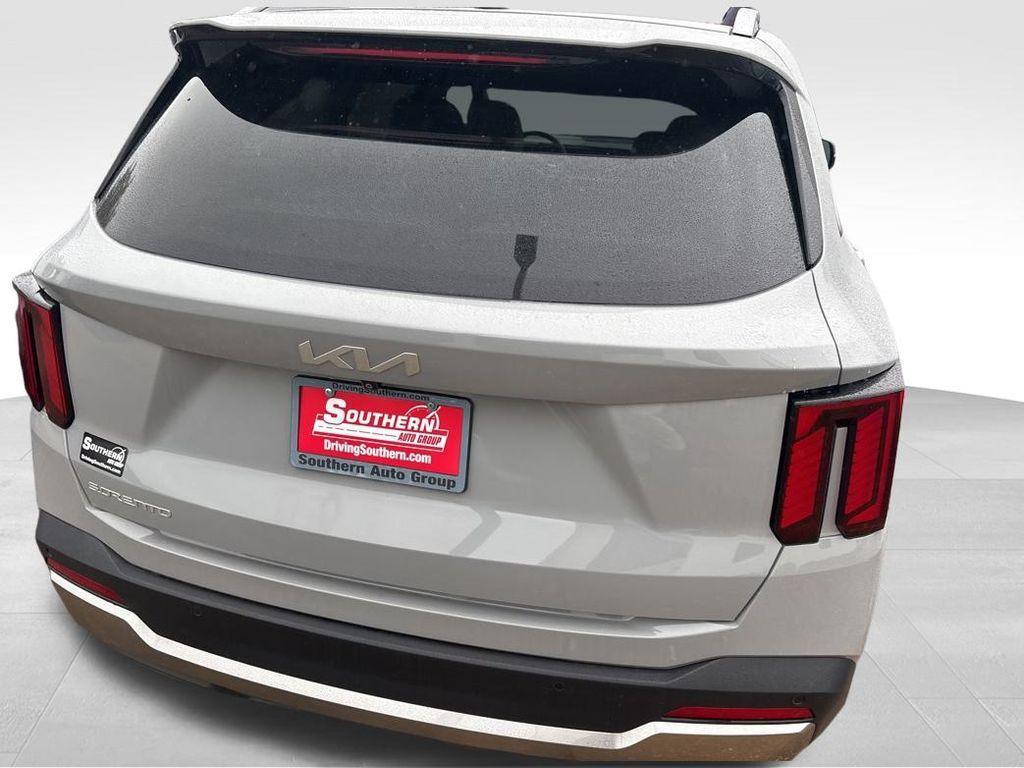 used 2024 Kia Sorento car, priced at $33,900