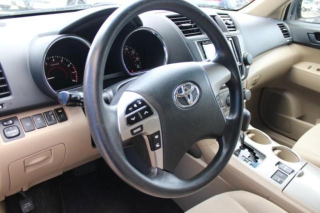 used 2013 Toyota Highlander car, priced at $15,688