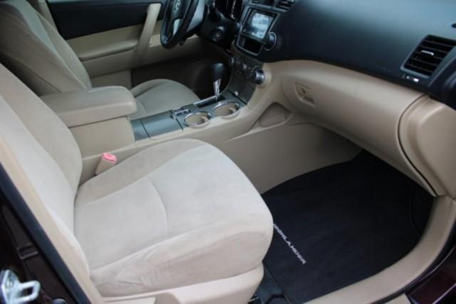 used 2013 Toyota Highlander car, priced at $15,688