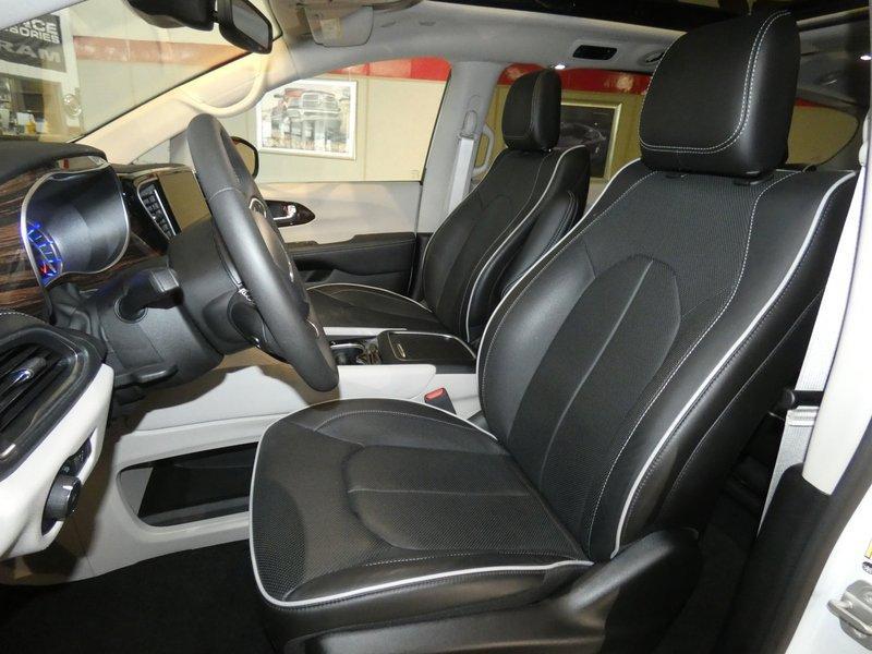 used 2023 Chrysler Pacifica Hybrid car, priced at $39,950