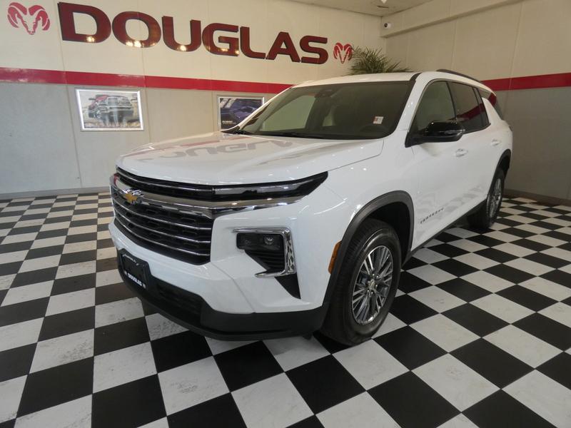 used 2025 Chevrolet Traverse car, priced at $39,950