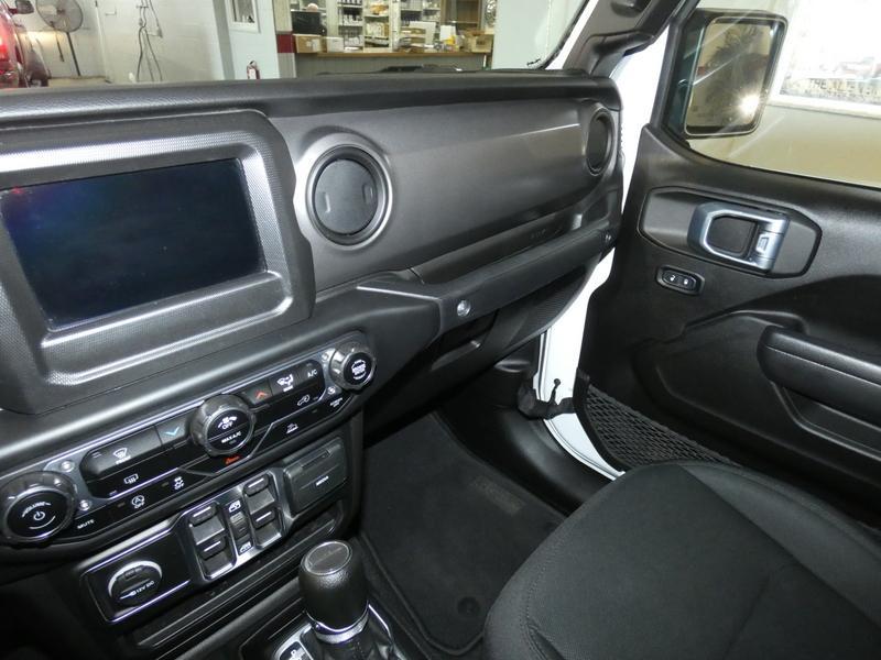 used 2022 Jeep Gladiator car, priced at $32,900