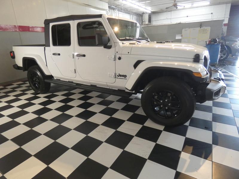 used 2022 Jeep Gladiator car, priced at $32,900