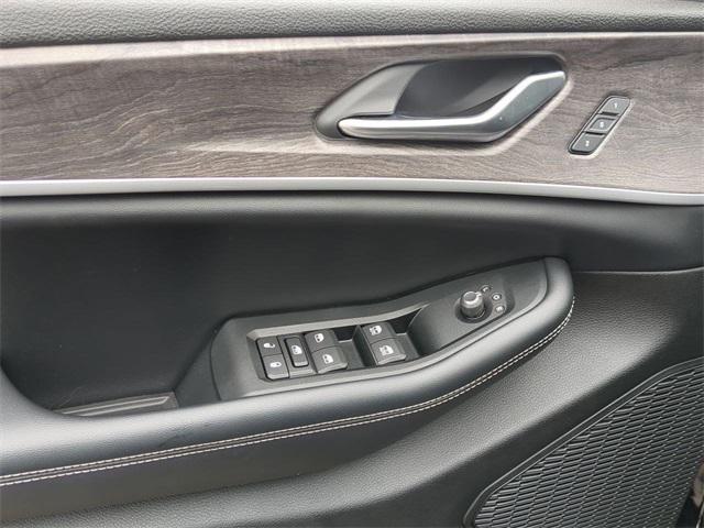 used 2023 Jeep Grand Cherokee L car, priced at $40,319