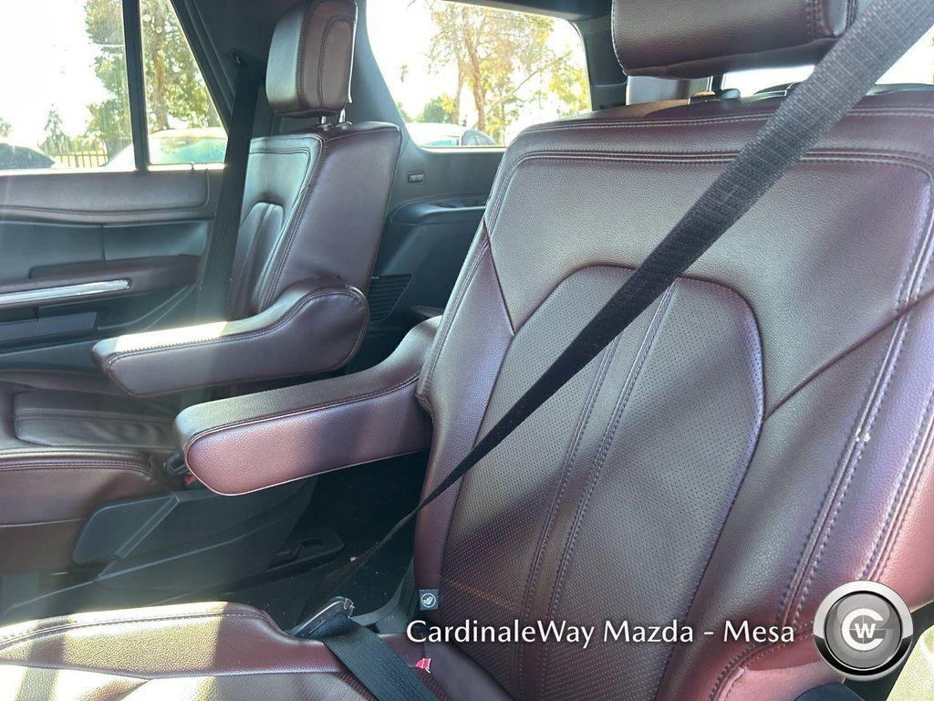 used 2024 Ford Expedition car, priced at $41,914