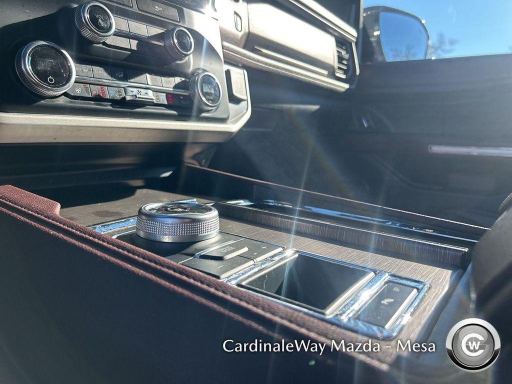 used 2024 Ford Expedition car, priced at $41,914